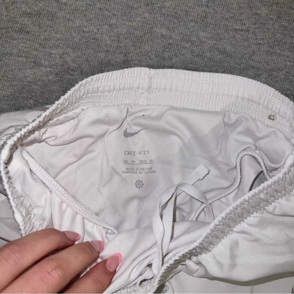 Nike Girls White Athletic Shorts - Picture 2 of 2